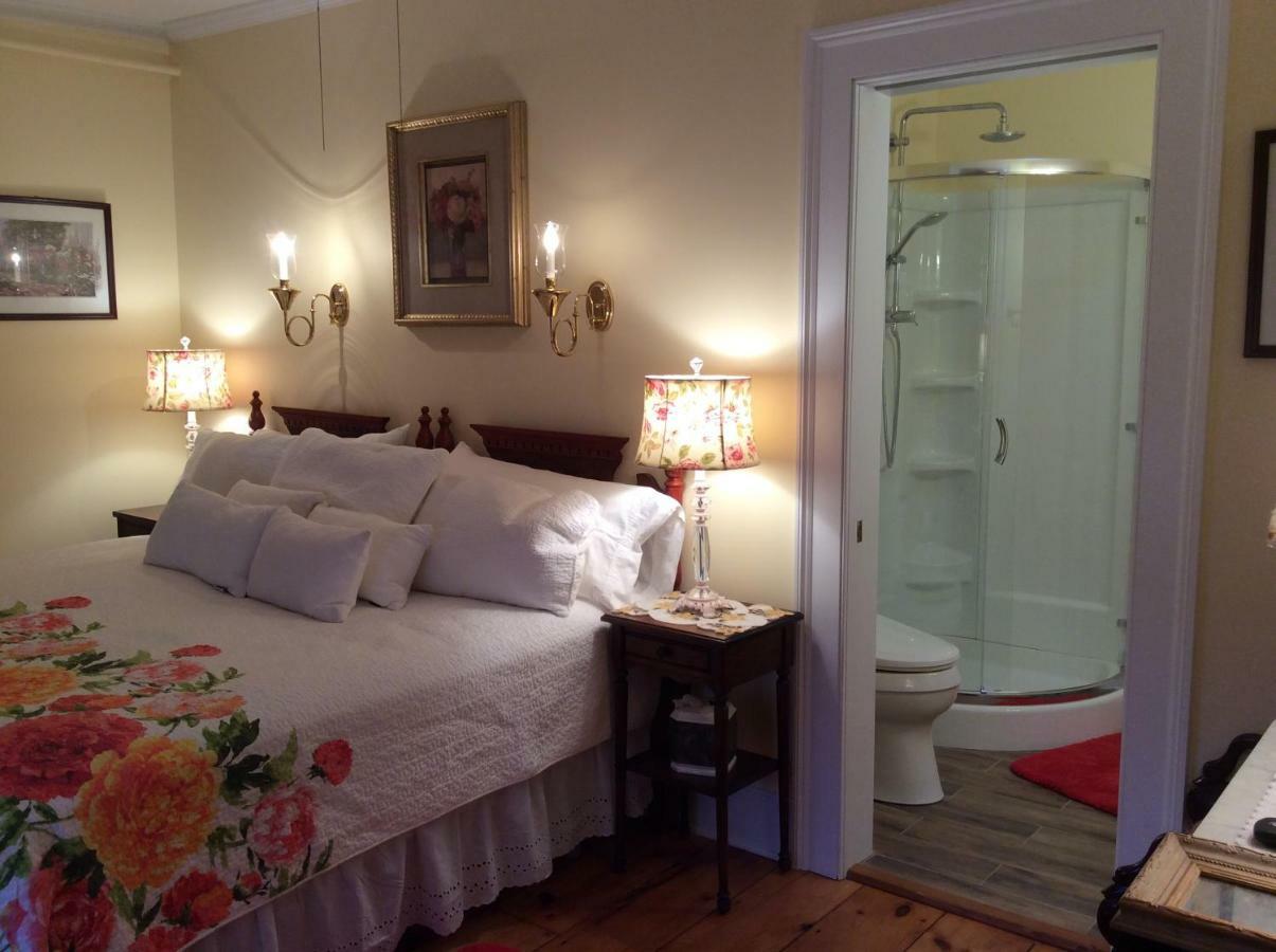 The Red Hook Country Inn, An "Old Rhinebeck" Bed & Breakfast Dış mekan fotoğraf