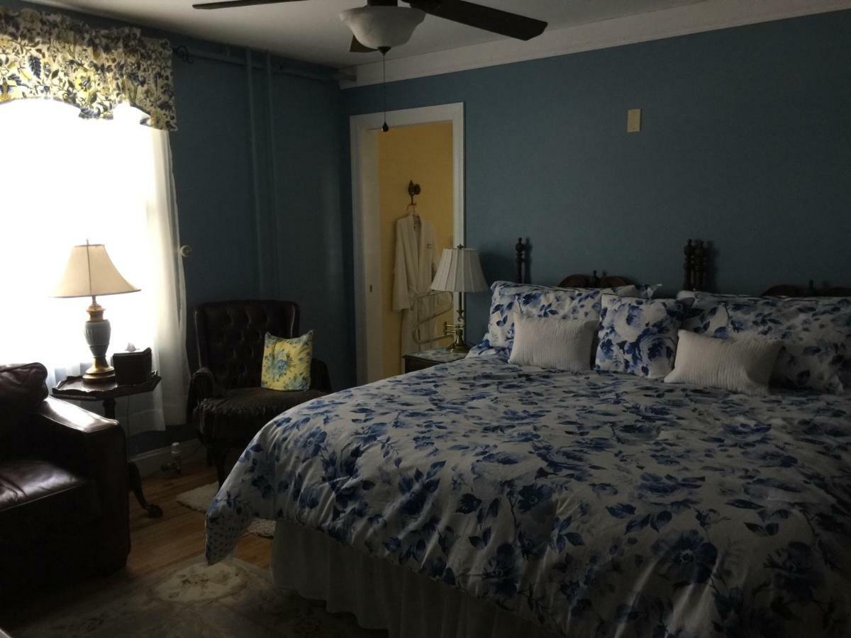 The Red Hook Country Inn, An "Old Rhinebeck" Bed & Breakfast Dış mekan fotoğraf