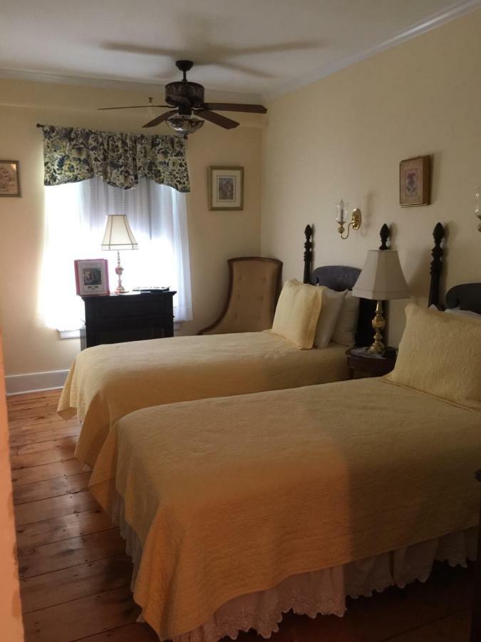 The Red Hook Country Inn, An "Old Rhinebeck" Bed & Breakfast Dış mekan fotoğraf
