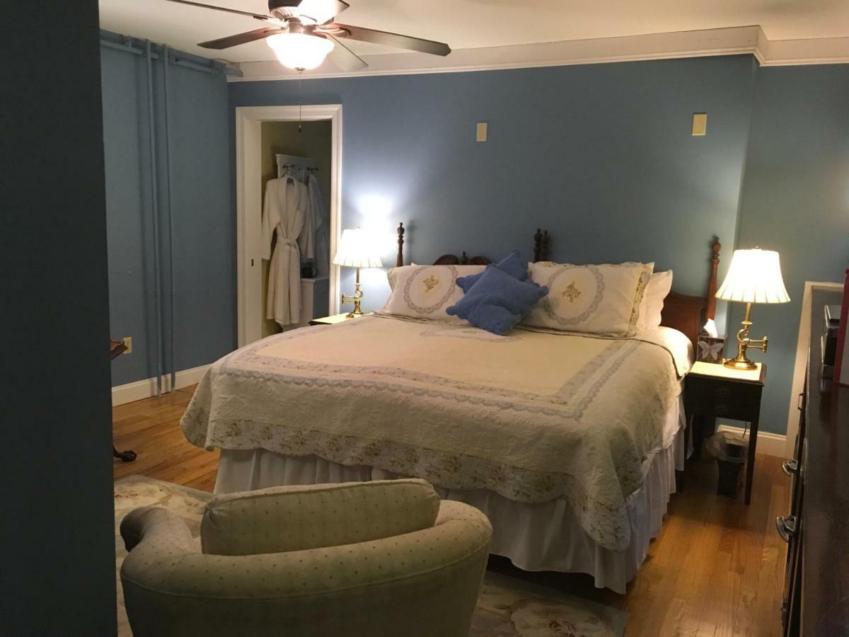 The Red Hook Country Inn, An "Old Rhinebeck" Bed & Breakfast Dış mekan fotoğraf