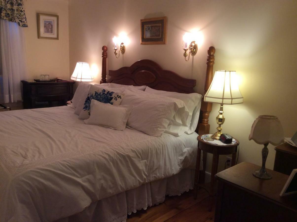 The Red Hook Country Inn, An "Old Rhinebeck" Bed & Breakfast Dış mekan fotoğraf