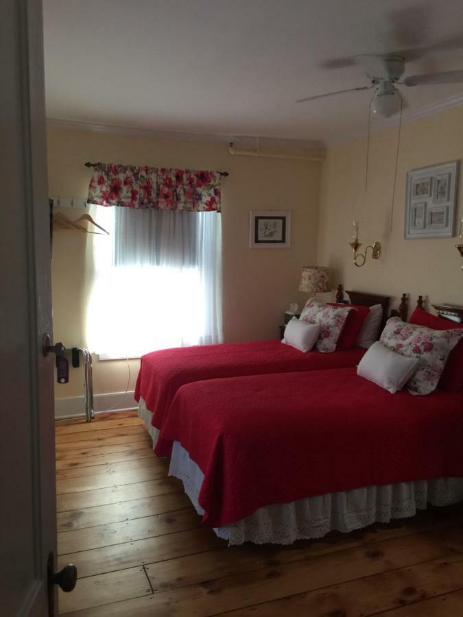 The Red Hook Country Inn, An "Old Rhinebeck" Bed & Breakfast Dış mekan fotoğraf