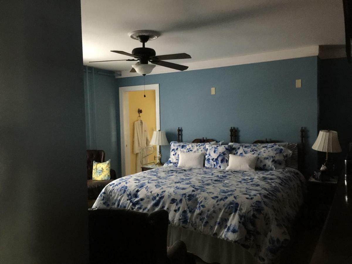 The Red Hook Country Inn, An "Old Rhinebeck" Bed & Breakfast Dış mekan fotoğraf