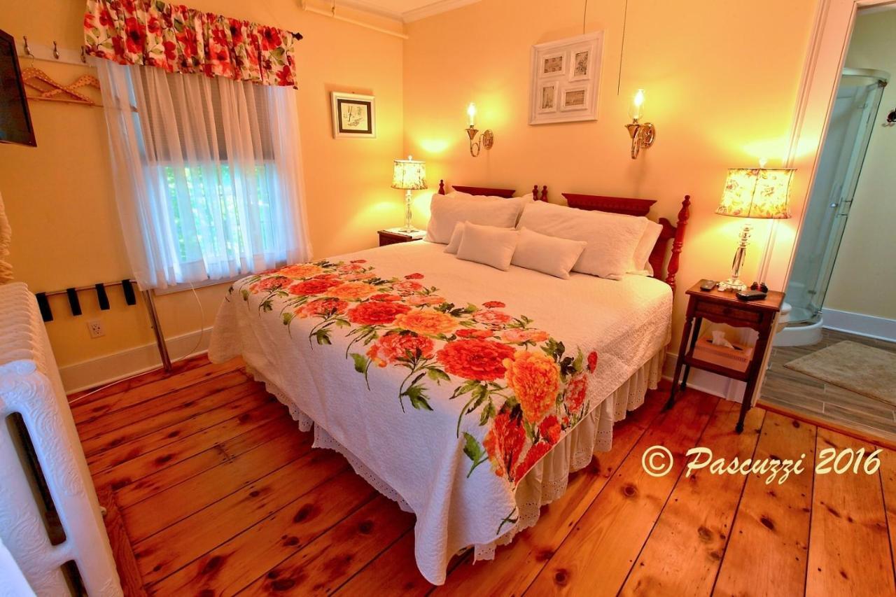The Red Hook Country Inn, An "Old Rhinebeck" Bed & Breakfast Dış mekan fotoğraf